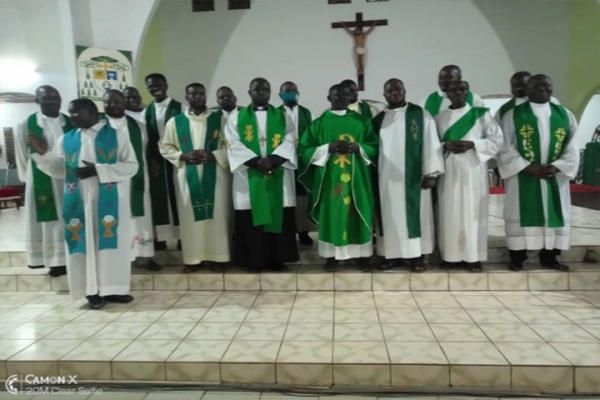 Le diocèse de N’Gaoundéré dit aurevoir à Mgr Anatole Minkoumou, Vicaire Général de Sangmélima
